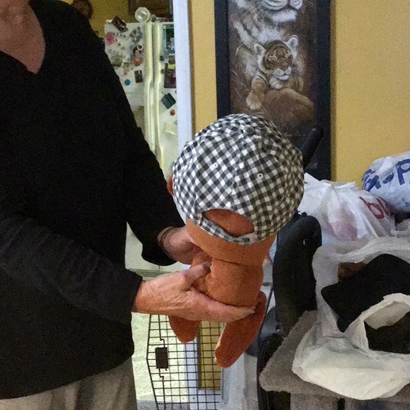 women’s cap OSFM black and white checks .. Velcro adjuster - Picture 5 of 7